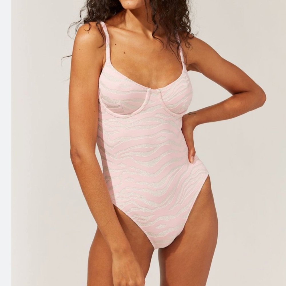 NWT THE TAYLOR- METALLIC ZEBRA JACQUARD (CLOUD PINK) - S /